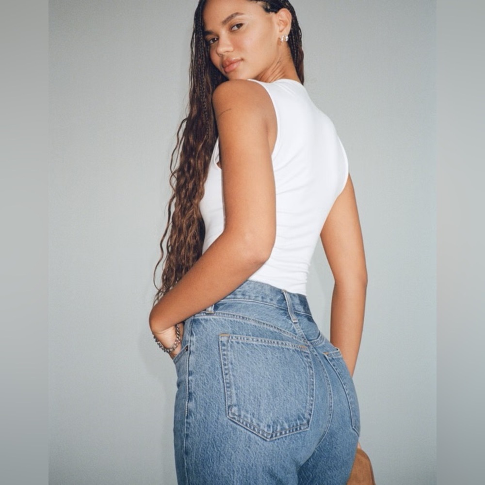 NWT! Abercrombie Curve Love Loose High Rise Jeans Medium Wash | Size 26 | - Picture 2 of 6